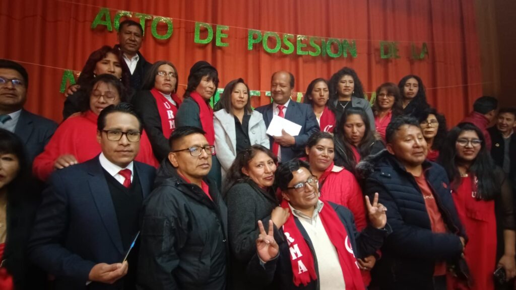 directiva posando3